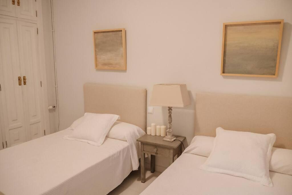 Casa Aguila Casco Antiguo Patio Privado Apartment กาเซเรส ภายนอก รูปภาพ