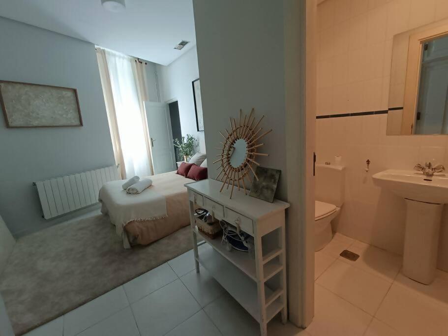 Casa Aguila Casco Antiguo Patio Privado Apartment กาเซเรส ภายนอก รูปภาพ