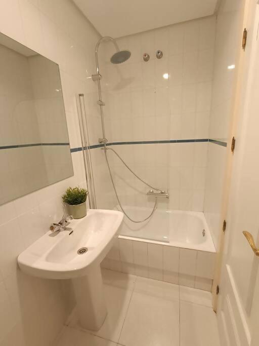 Casa Aguila Casco Antiguo Patio Privado Apartment กาเซเรส ภายนอก รูปภาพ