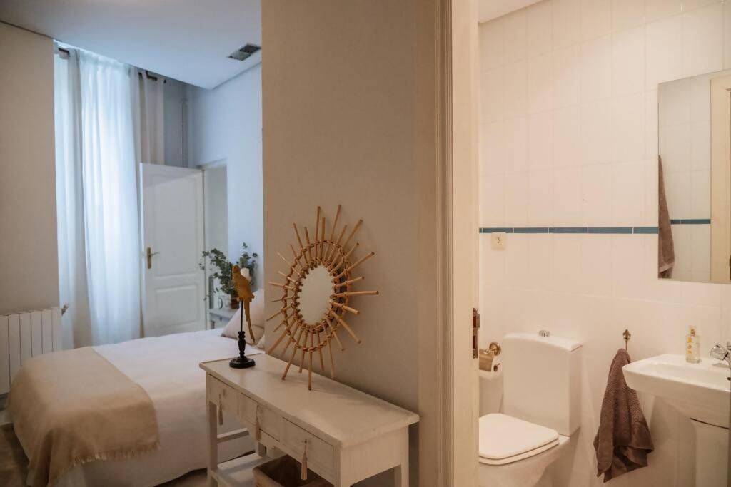 Casa Aguila Casco Antiguo Patio Privado Apartment กาเซเรส ภายนอก รูปภาพ