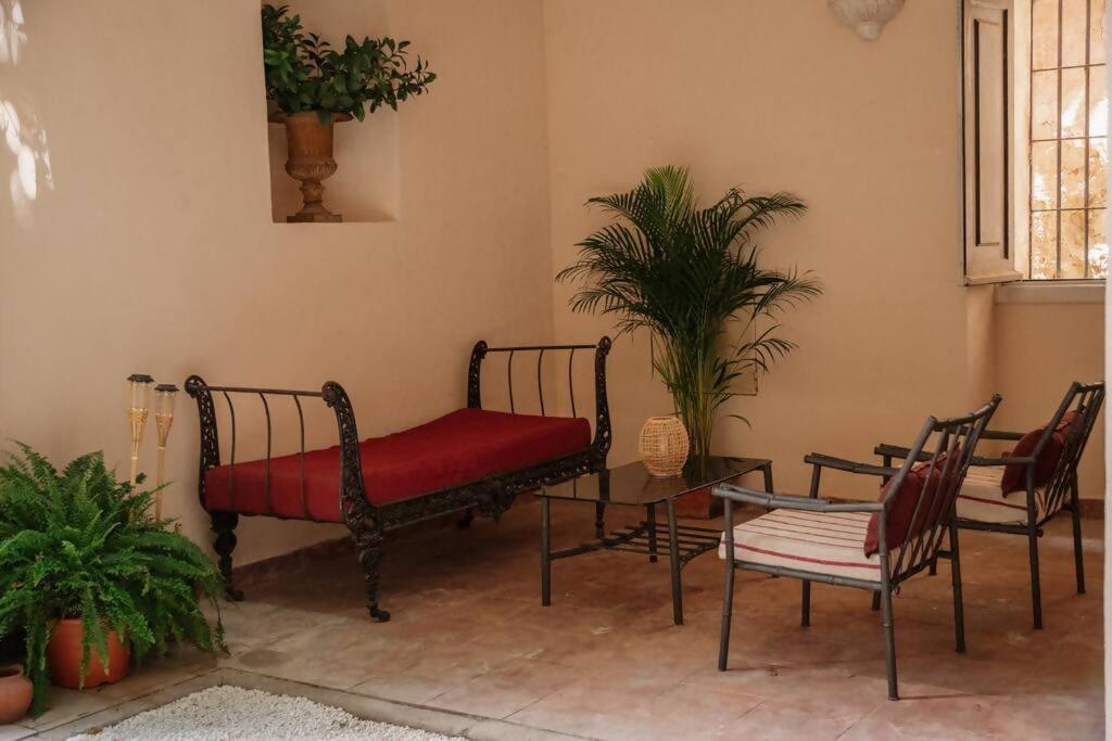 Casa Aguila Casco Antiguo Patio Privado Apartment กาเซเรส ภายนอก รูปภาพ
