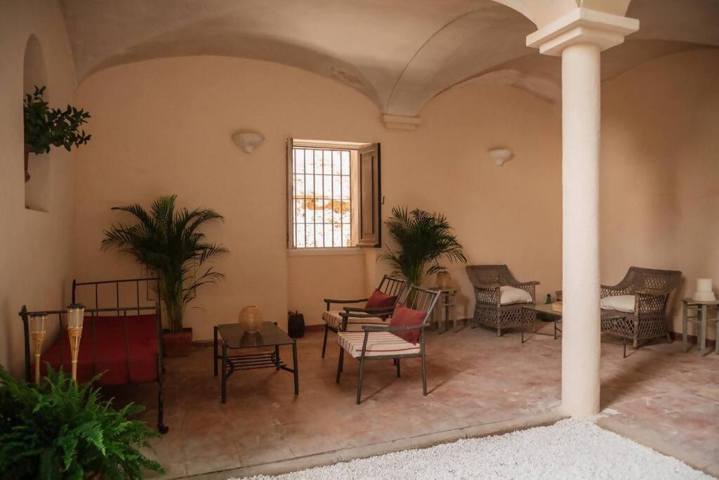 Casa Aguila Casco Antiguo Patio Privado Apartment กาเซเรส ภายนอก รูปภาพ